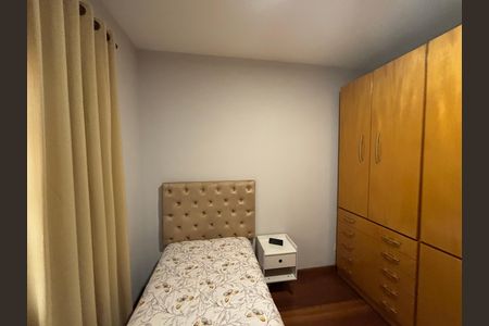 Casa à venda com 280m², 3 quartos e 4 vagas Casa à venda com 280m², 3 quartos e 4 vagasQuarto 3