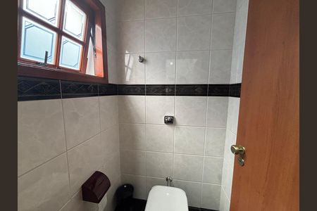 Casa à venda com 280m², 3 quartos e 4 vagas Casa à venda com 280m², 3 quartos e 4 vagasLavabo