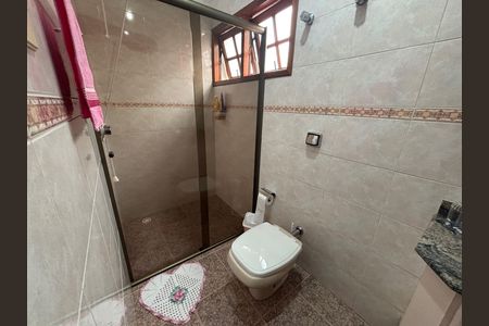 Casa à venda com 280m², 3 quartos e 4 vagas Casa à venda com 280m², 3 quartos e 4 vagasBanheiro