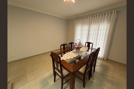 Casa à venda com 280m², 3 quartos e 4 vagas Casa à venda com 280m², 3 quartos e 4 vagasSala de Jantar