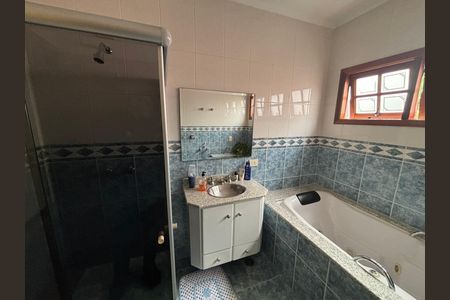 Casa à venda com 280m², 3 quartos e 4 vagas Casa à venda com 280m², 3 quartos e 4 vagasBanheiro da Suíte 1