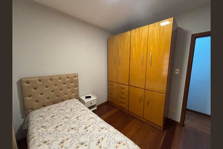 Casa à venda com 280m², 3 quartos e 4 vagas Casa à venda com 280m², 3 quartos e 4 vagasQuarto 3