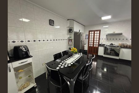 Casa à venda com 280m², 3 quartos e 4 vagas Casa à venda com 280m², 3 quartos e 4 vagasCozinha