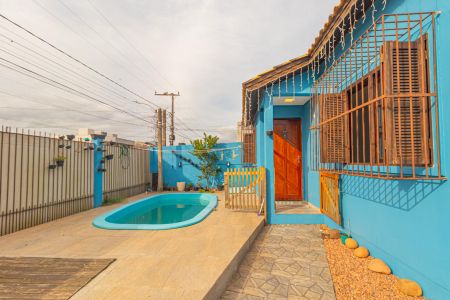 Casa à venda com 90m², 2 quartos e 2 vagas Casa à venda com 90m², 2 quartos e 2 vagasÁrea externa/Piscina
