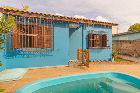 Casa à venda com 90m², 2 quartos e 2 vagas Casa à venda com 90m², 2 quartos e 2 vagasÁrea externa/Piscina