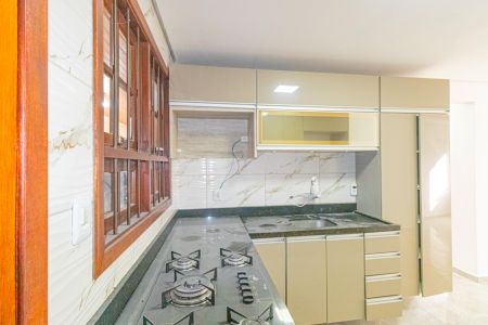 Casa à venda com 90m², 2 quartos e 2 vagas Casa à venda com 90m², 2 quartos e 2 vagasSala/Cozinha