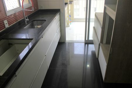 Apartamento à venda com 116m², 4 quartos e 2 vagasCozinha