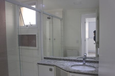 Apartamento à venda com 116m², 4 quartos e 2 vagasBanheiro social