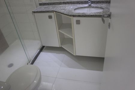 Apartamento à venda com 116m², 4 quartos e 2 vagasBanheiro social