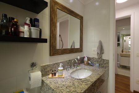 Apartamento à venda com 94m², 2 quartos e 2 vagasBanheiro da Suíte
