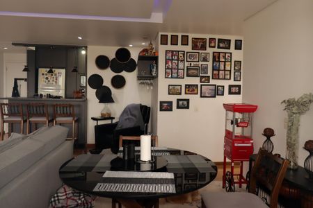 Apartamento à venda com 94m², 2 quartos e 2 vagasSala