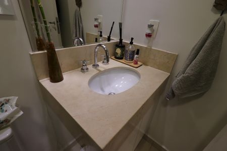 Apartamento à venda com 94m², 2 quartos e 2 vagasBanheiro Social - Pia