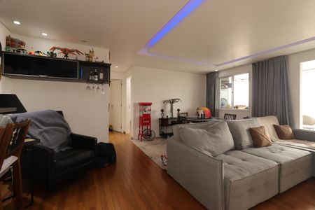 Apartamento à venda com 94m², 2 quartos e 2 vagasSala
