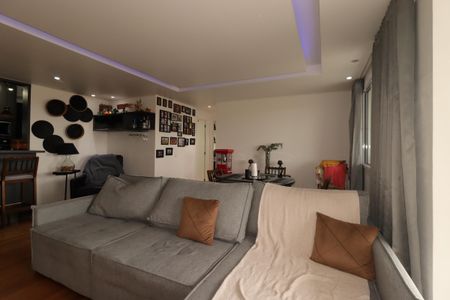 Apartamento à venda com 94m², 2 quartos e 2 vagasSala