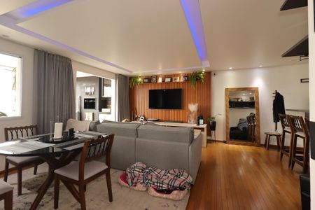 Apartamento à venda com 94m², 2 quartos e 2 vagasSala