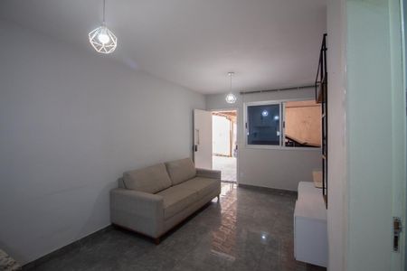 Casa para alugar com 80m², 2 quartos e 1 vaga Casa para alugar com 80m², 2 quartos e 1 vagaSala
