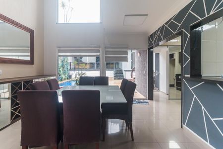 Casa para alugar com 400m², 5 quartos e 4 vagas Casa para alugar com 400m², 5 quartos e 4 vagasSala de Jantar