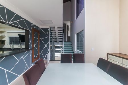Casa para alugar com 400m², 5 quartos e 4 vagas Casa para alugar com 400m², 5 quartos e 4 vagasSala de Jantar