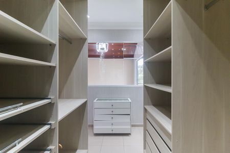 Casa para alugar com 400m², 5 quartos e 4 vagas Casa para alugar com 400m², 5 quartos e 4 vagasCloset