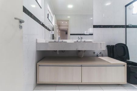Casa para alugar com 400m², 5 quartos e 4 vagas Casa para alugar com 400m², 5 quartos e 4 vagasBanheiro da Suíte 3