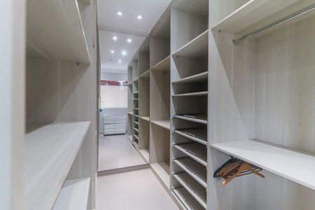 Casa para alugar com 400m², 5 quartos e 4 vagas Casa para alugar com 400m², 5 quartos e 4 vagasCloset