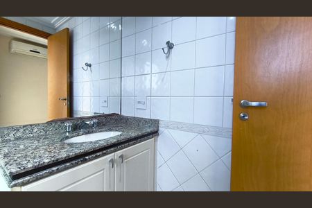 Apartamento à venda com 140m², 3 quartos e 2 vagasBanheiro da Suíte 3