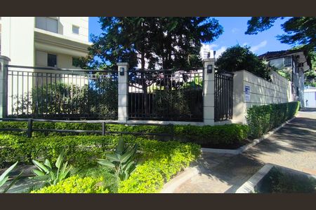 Apartamento à venda com 140m², 3 quartos e 2 vagasFachada + Plaquinha
