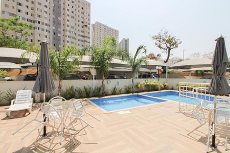 Apartamento para alugar com 46m², 2 quartos e 1 vaga Apartamento para alugar com 46m², 2 quartos e 1 vagaÁrea comum - Piscina