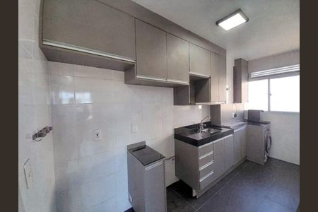 Cozinha de apartamento à venda com 2 quartos, 47m² em Santa Fe, Porto Alegre