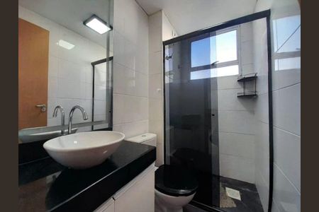 Banheiro de apartamento à venda com 2 quartos, 47m² em Santa Fe, Porto Alegre