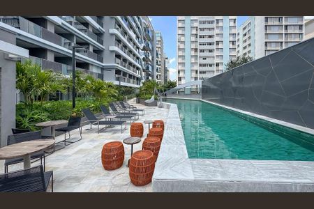 Studio à venda com 30m², 1 quarto e sem vaga Studio à venda com 30m², 1 quarto e sem vagaPiscina