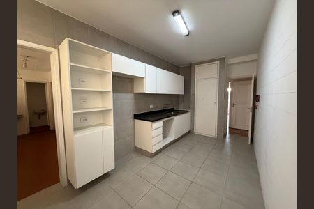 Apartamento à venda com 165m², 3 quartos e 1 vaga