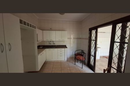 Casa para alugar com 148m², 3 quartos e 3 vagas Casa para alugar com 148m², 3 quartos e 3 vagasCozinha