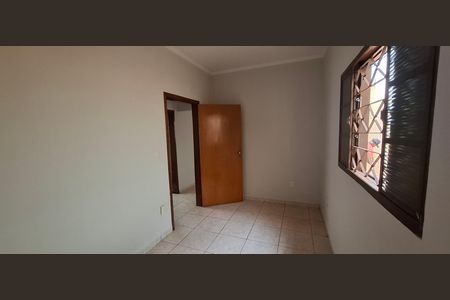 Casa para alugar com 148m², 3 quartos e 3 vagas Casa para alugar com 148m², 3 quartos e 3 vagasQuarto 2