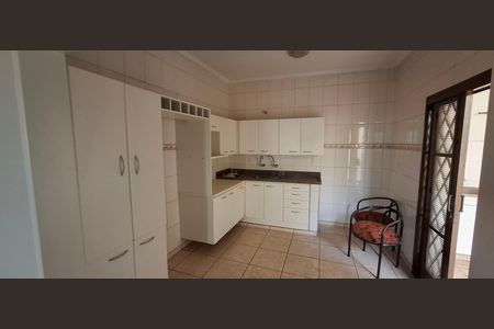 Casa para alugar com 148m², 3 quartos e 3 vagas Casa para alugar com 148m², 3 quartos e 3 vagasCozinha