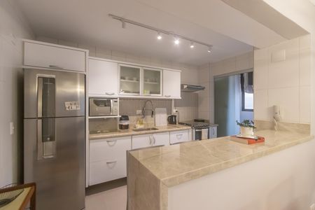 Apartamento à venda com 77m², 2 quartos e 1 vaga Apartamento à venda com 77m², 2 quartos e 1 vagaCozinha e Área de Serviço
