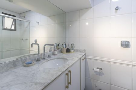 Apartamento à venda com 77m², 2 quartos e 1 vaga Apartamento à venda com 77m², 2 quartos e 1 vagaBanheiro da Suíte