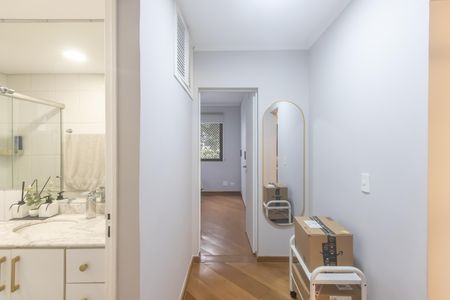 Apartamento à venda com 77m², 2 quartos e 1 vaga Apartamento à venda com 77m², 2 quartos e 1 vagaBanheiro Corredor
