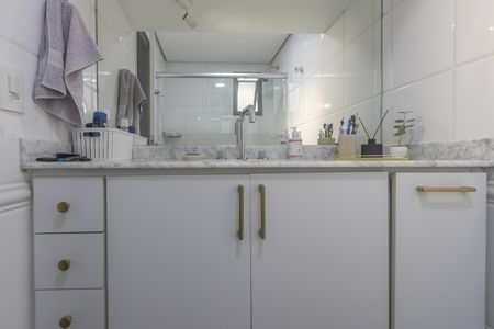 Apartamento à venda com 77m², 2 quartos e 1 vaga Apartamento à venda com 77m², 2 quartos e 1 vagaBanheiro da Suíte