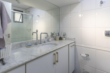 Apartamento à venda com 77m², 2 quartos e 1 vaga Apartamento à venda com 77m², 2 quartos e 1 vagaBanheiro da Suíte