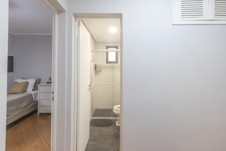 Apartamento à venda com 77m², 2 quartos e 1 vaga Apartamento à venda com 77m², 2 quartos e 1 vagaBanheiro Corredor