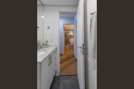 Apartamento à venda com 77m², 2 quartos e 1 vaga Apartamento à venda com 77m², 2 quartos e 1 vagaBanheiro Corredor