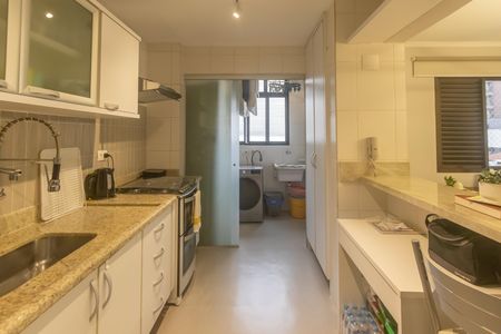 Apartamento à venda com 77m², 2 quartos e 1 vaga Apartamento à venda com 77m², 2 quartos e 1 vagaCozinha e Área de Serviço