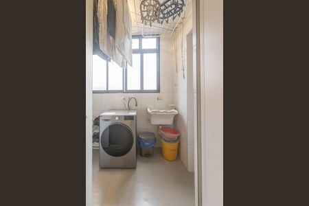 Apartamento à venda com 77m², 2 quartos e 1 vaga Apartamento à venda com 77m², 2 quartos e 1 vagaCozinha e Área de Serviço