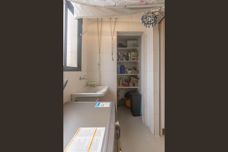 Apartamento à venda com 77m², 2 quartos e 1 vaga Apartamento à venda com 77m², 2 quartos e 1 vagaCozinha e Área de Serviço