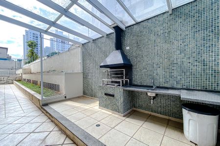 Apartamento à venda com 180m², 3 quartos e 4 vagas Apartamento à venda com 180m², 3 quartos e 4 vagasÁrea comum - Churrasqueira