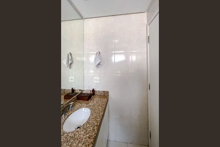 Apartamento à venda com 180m², 3 quartos e 4 vagas Apartamento à venda com 180m², 3 quartos e 4 vagasBanheiro da Suíte 3