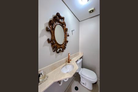 Apartamento à venda com 180m², 3 quartos e 4 vagas Apartamento à venda com 180m², 3 quartos e 4 vagasLavabo