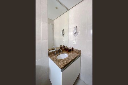 Apartamento à venda com 180m², 3 quartos e 4 vagas Apartamento à venda com 180m², 3 quartos e 4 vagasBanheiro da Suíte 3