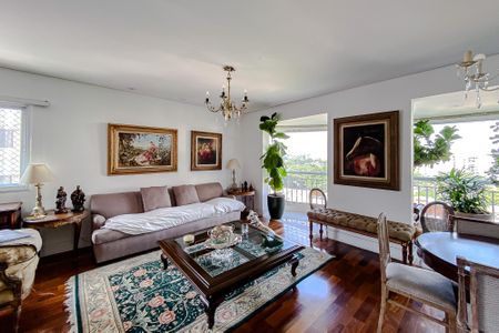 Apartamento à venda com 180m², 3 quartos e 4 vagas Apartamento à venda com 180m², 3 quartos e 4 vagasSala